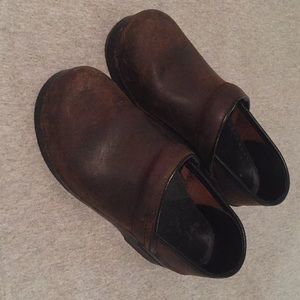 Dansko brown clogs